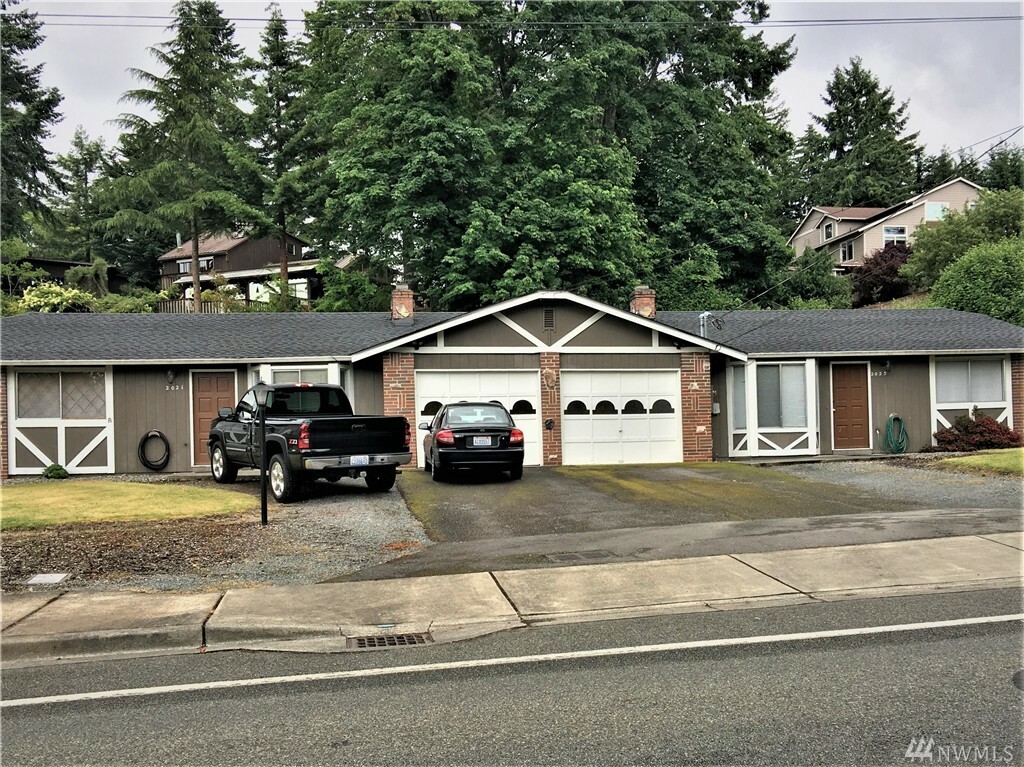 Property Photo:  2021 2023 Sunset Dr W  WA 98466 