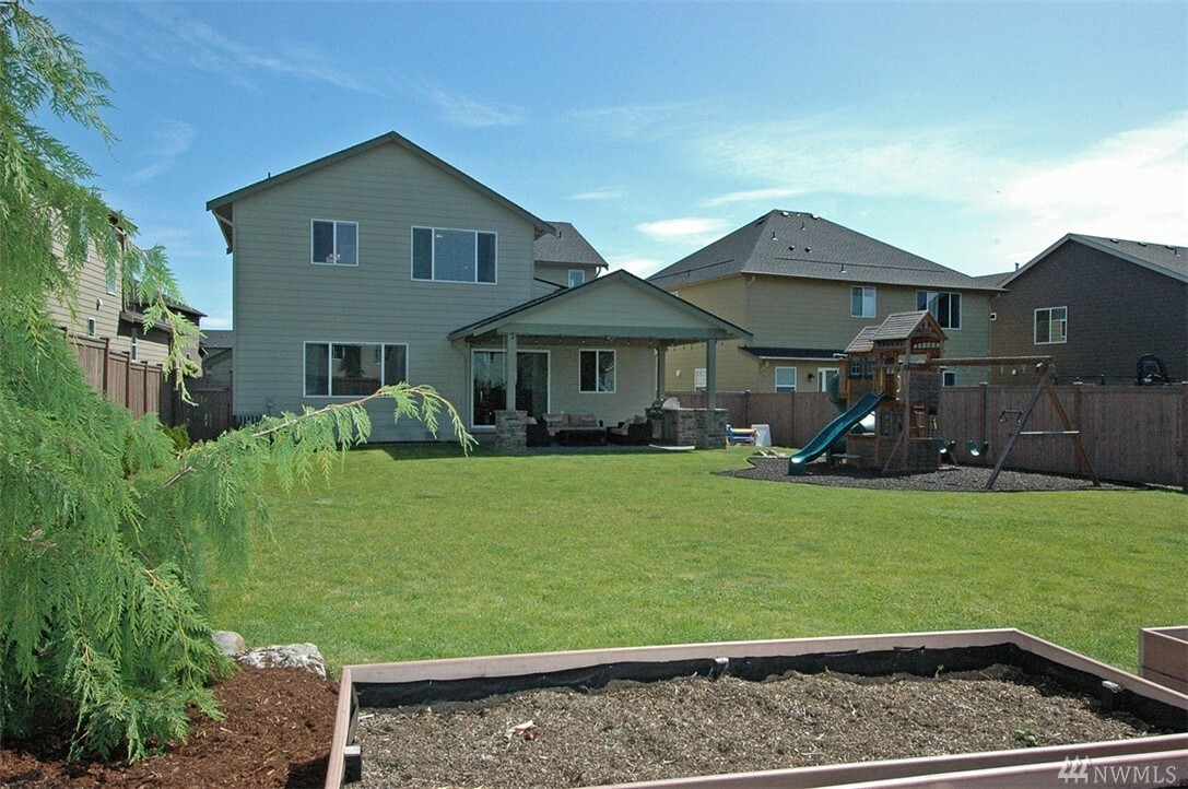 Property Photo: 9221 Ash Ave SE WA 98065