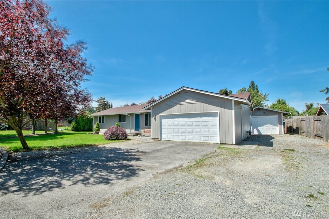 Property Photo:  2313 N 19th Place  WA 98273 