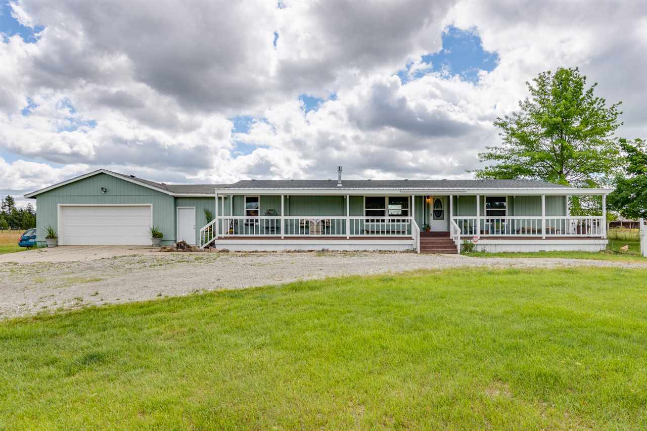 Property Photo: 30824 N Austin Rd WA 99006