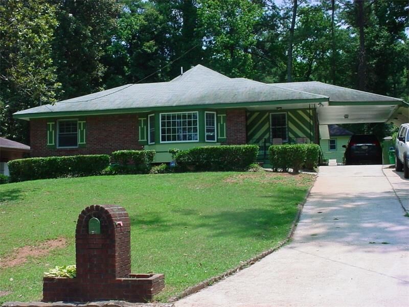 Property Photo:  2202 Rosewood Road   30032 