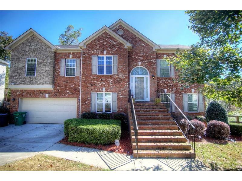 Property Photo: 4390 Donna Way 30038