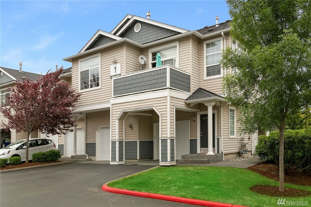 Property Photo:  1855 Trossachs Blvd SE 102  WA 98075 