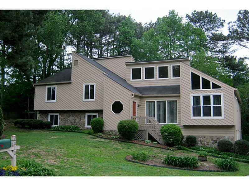 Property Photo: 2010 Shadow Bluff Court NE 30062