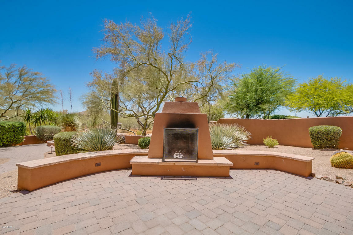 Property Photo: 126 W Desert Hills Drive AZ 85086