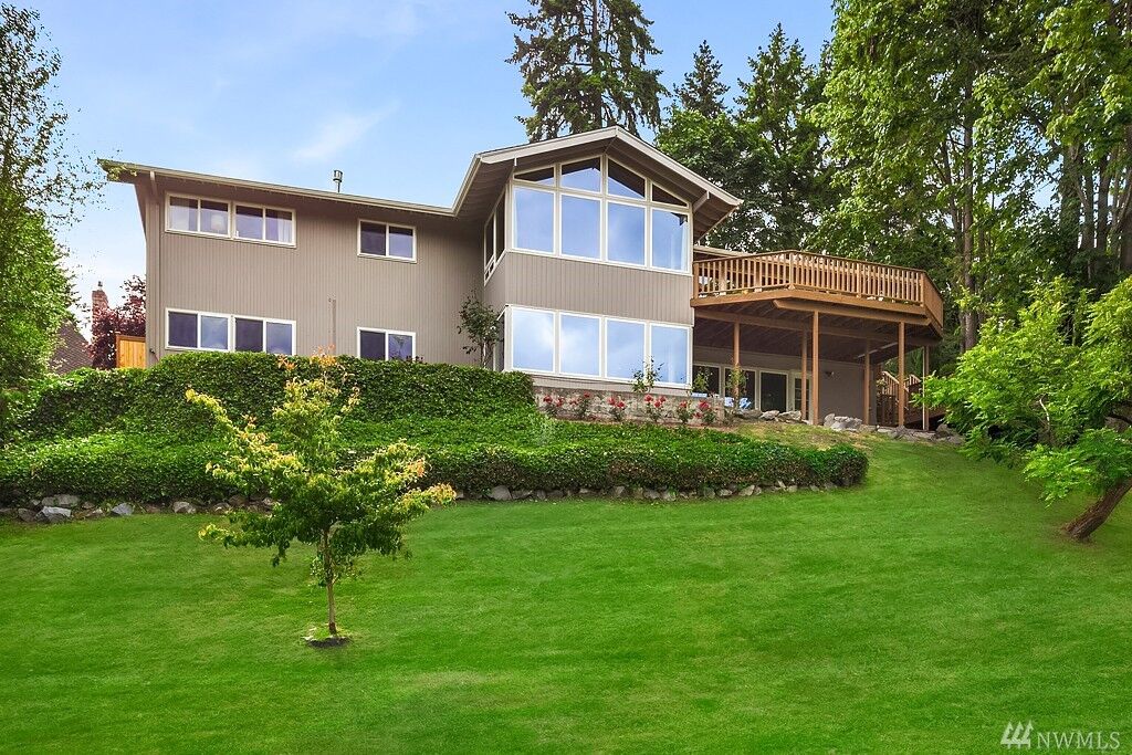 Property Photo:  6022 94th Ave SE  WA 98040 