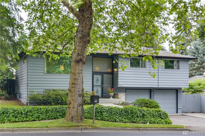 19917 Meridian Ave N  Shoreline WA 98133 photo