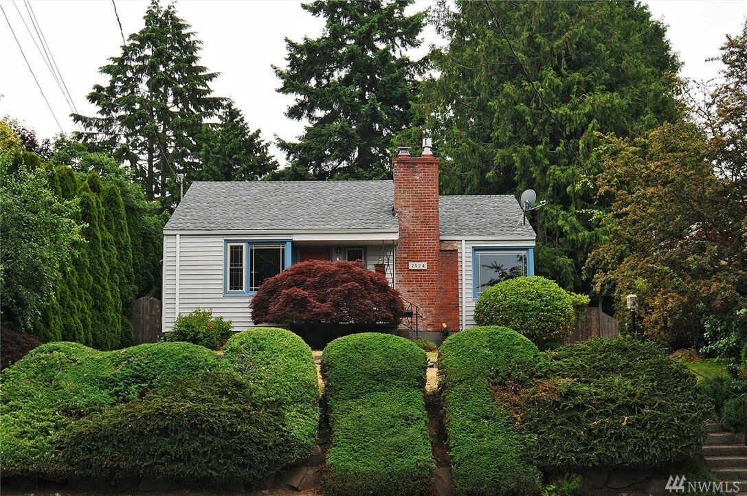 Property Photo: 2524 31st Ave W WA 98199