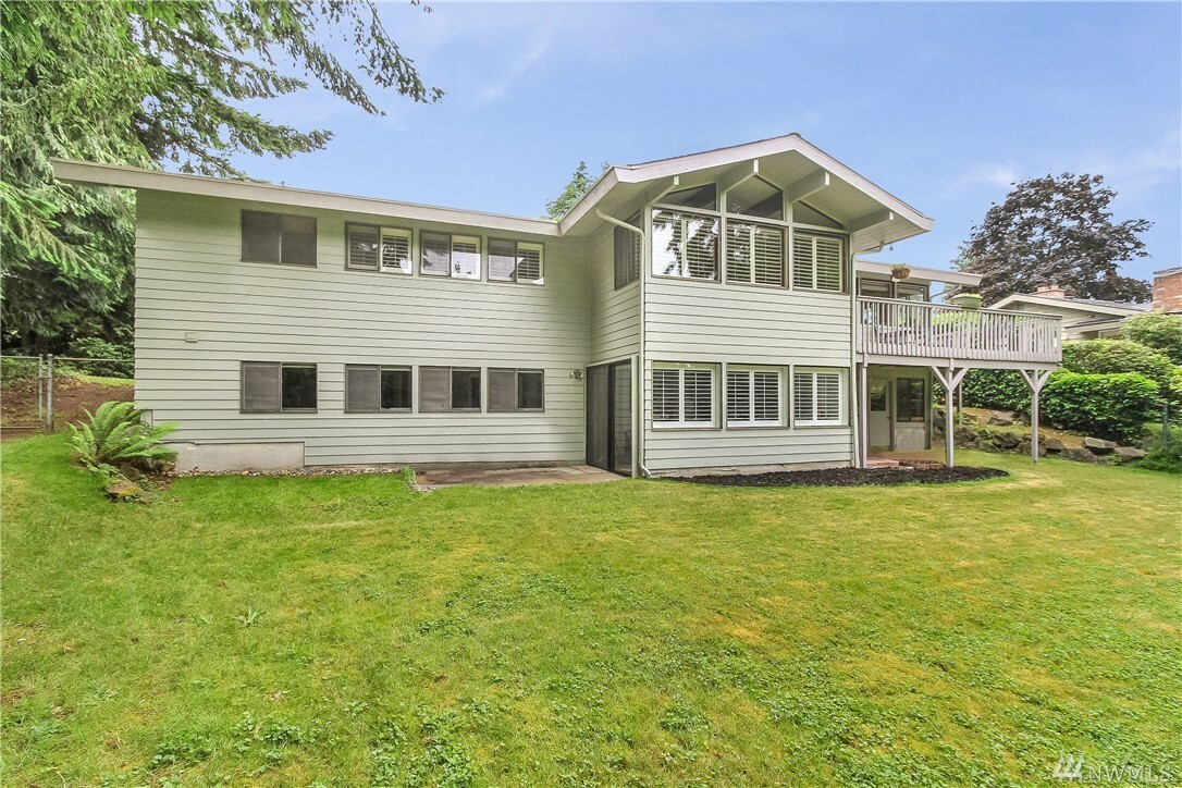 Property Photo:  1020 145th Place SE  WA 98007 