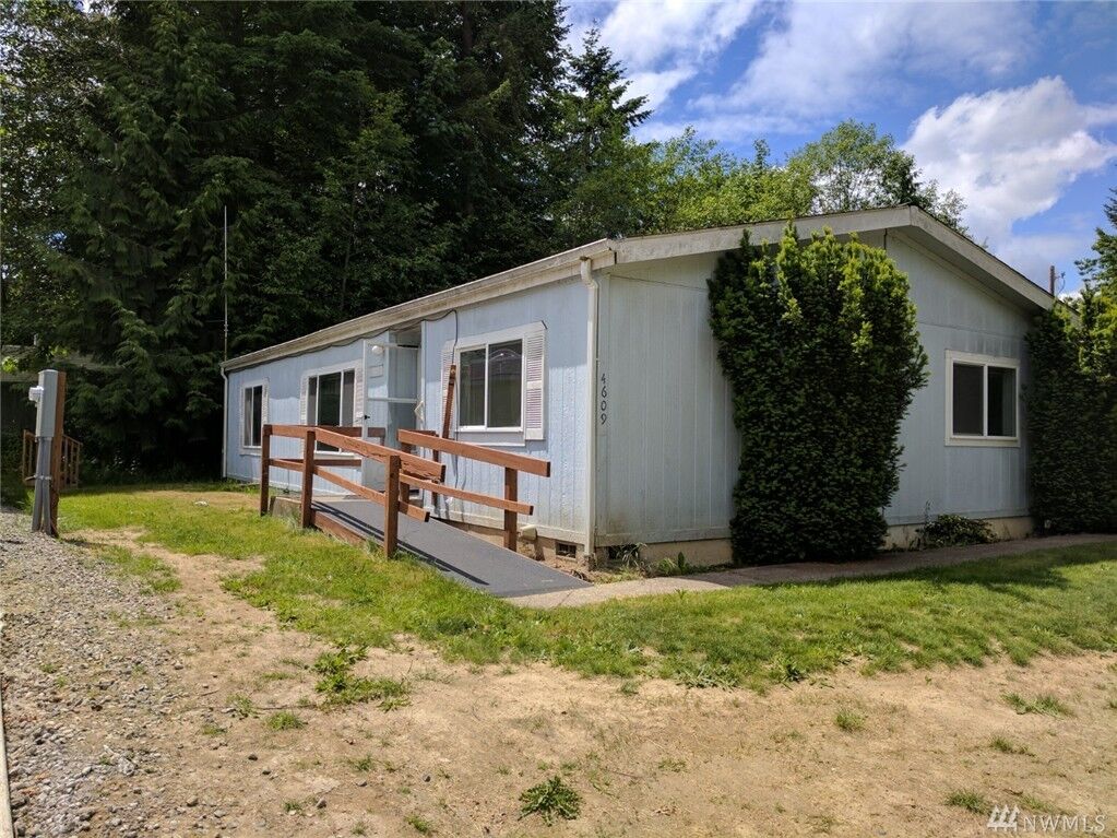 Property Photo:  4609 17 Lane NE 18  WA 98516 