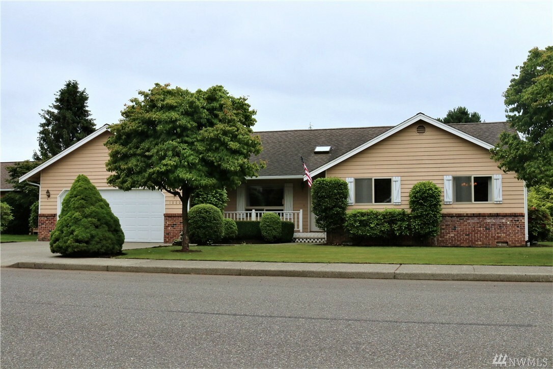 Property Photo: 1060 Ridgeway Dr WA 98264