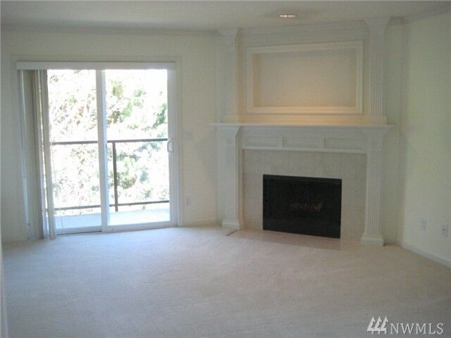 Property Photo: 410 2nd Ave S 314 WA 98033