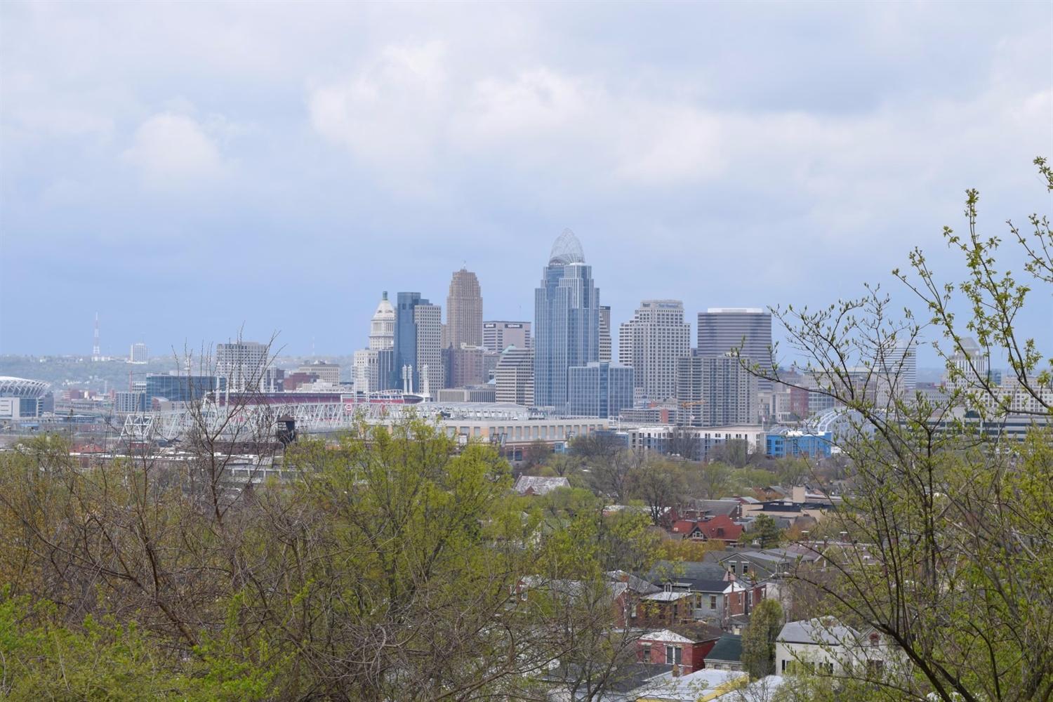 Property Photo:  1129 E 11th Street  KY 41071 