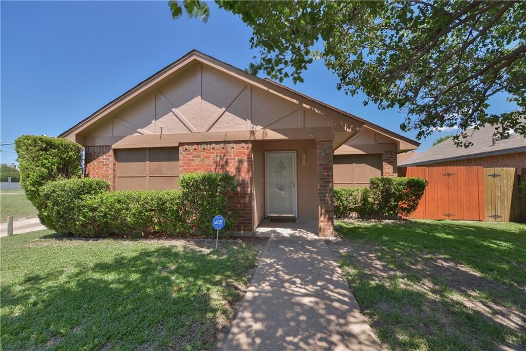 Property Photo:  7344 Blackthorn Drive  TX 76137 