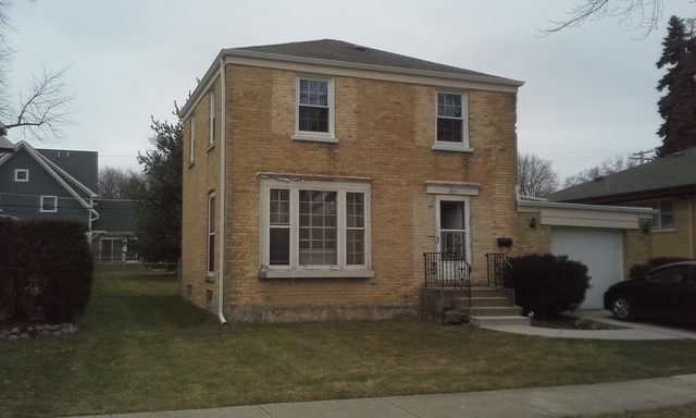 Property Photo: 1311 W Oakton Street IL 60004