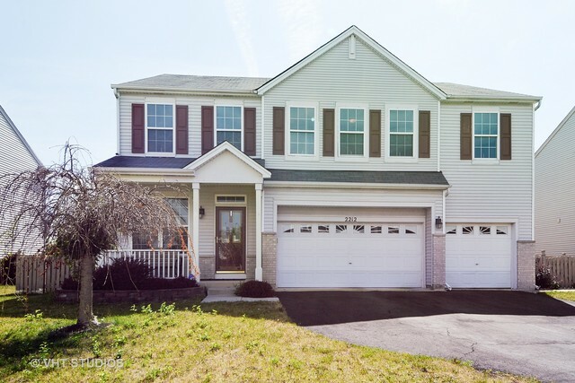 Property Photo: 2212 Caton Ridge Drive IL 60586