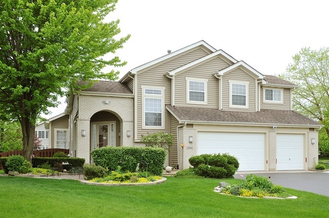 Property Photo:  2240 Apple Hill Court South  IL 60089 