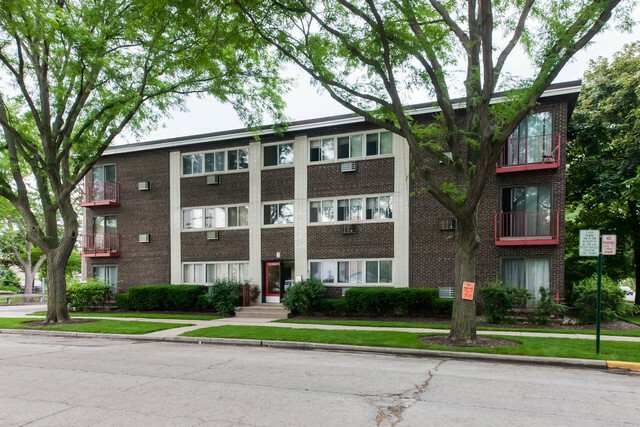 Property Photo:  8500 Skokie Boulevard 3B  IL 60077 