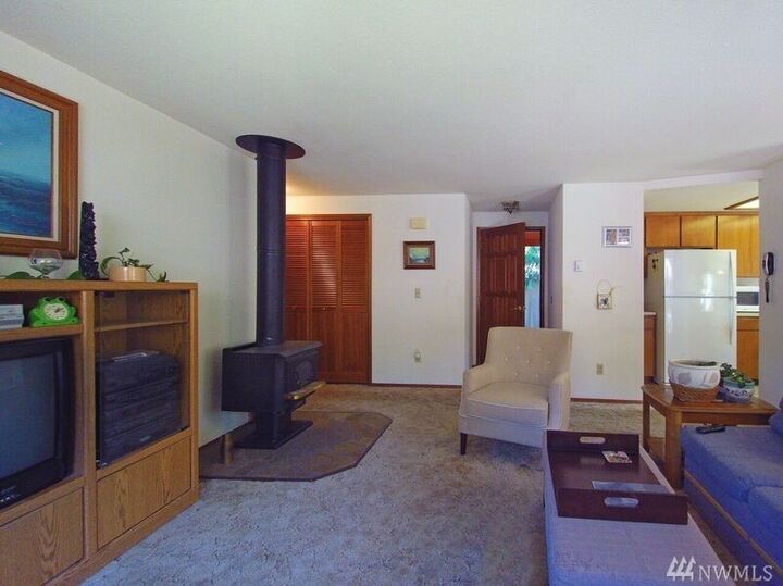 Property Photo: 1133 W 7th St WA 98363