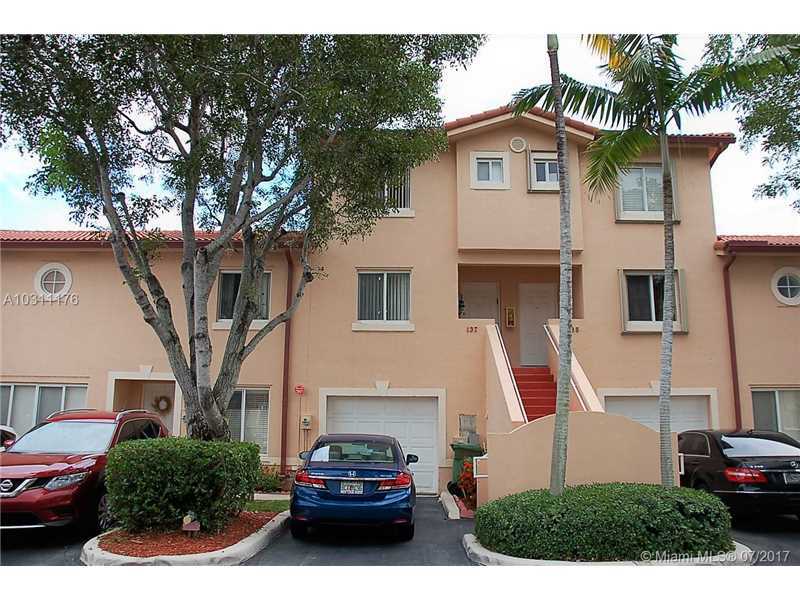 Property Photo:  137 Riviera Cir 52-8  FL 33326 