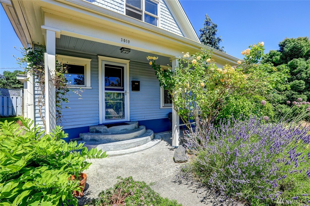 Property Photo:  3009 N 24th St  WA 98406 