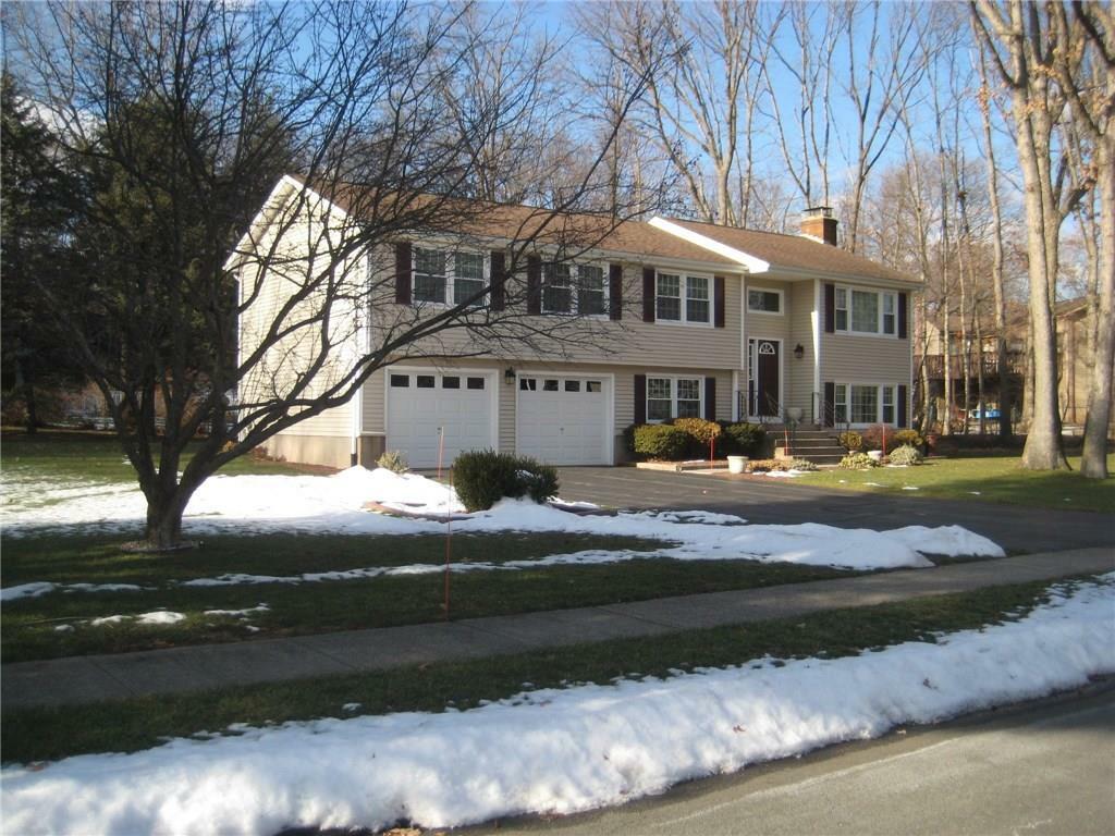 Property Photo:  15 Valley Forge Court  CT 06489 