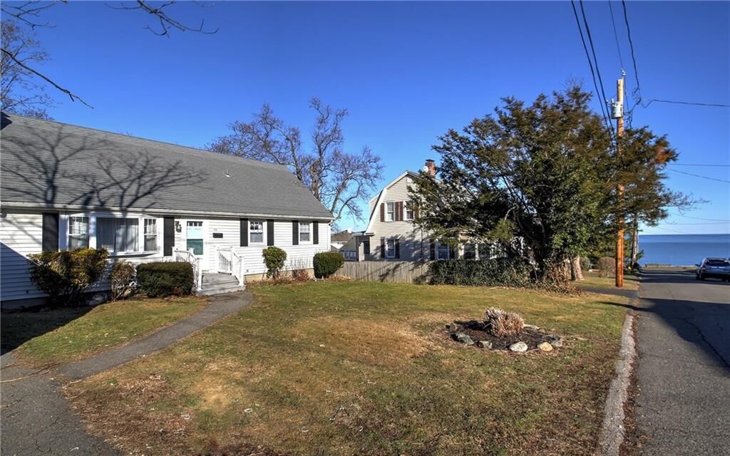 Property Photo:  11 Parkland Place  CT 06460 