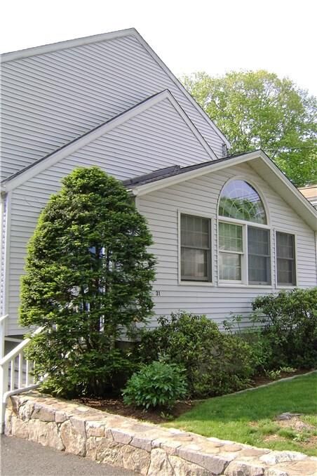 Property Photo:  31 Oenoke Place 1  CT 06907