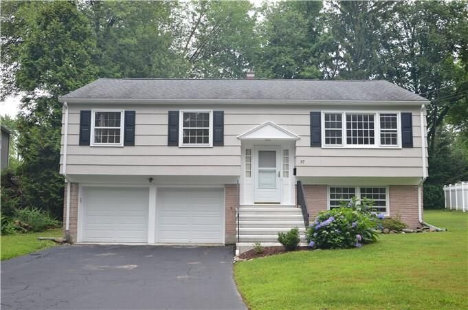 Property Photo:  97 Robin Lane  CT 06824