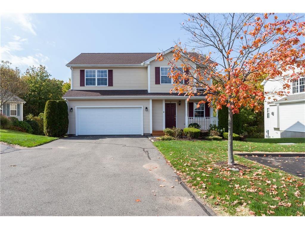 Property Photo:  8 Red Maple Circle 8  CT 06067 