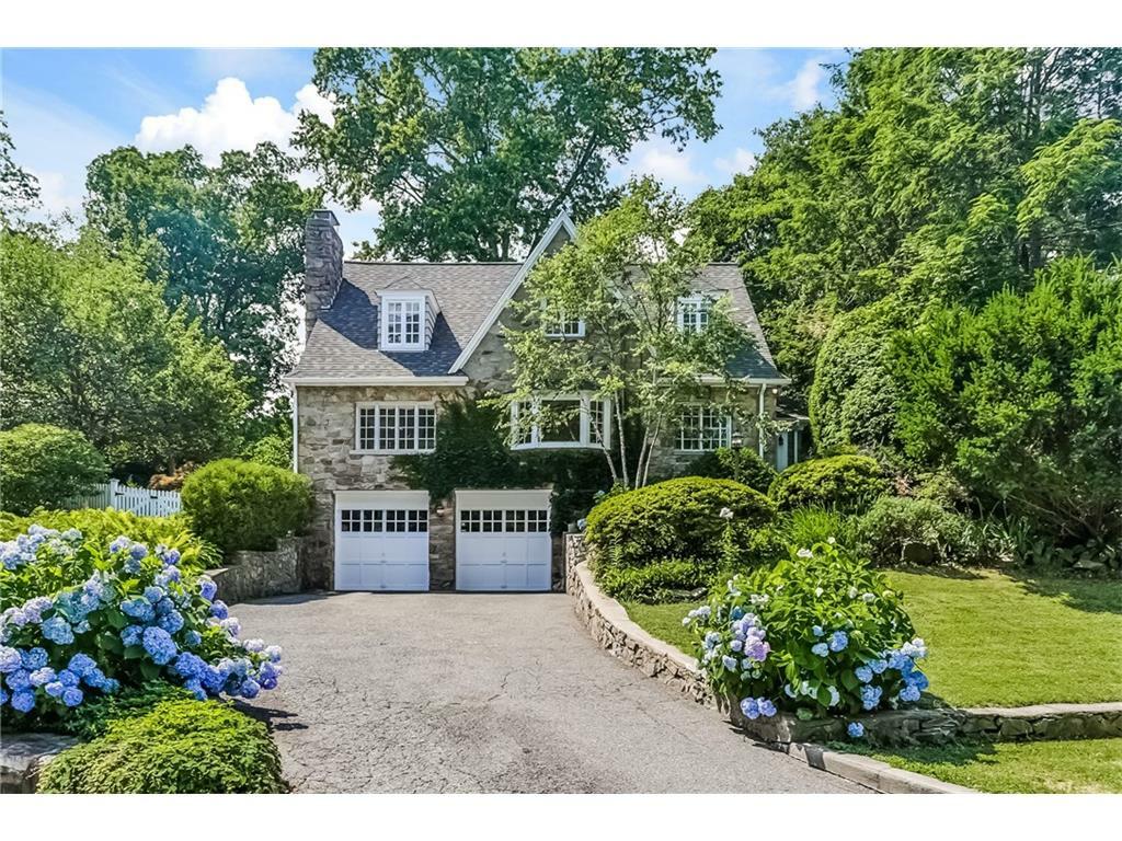 Property Photo: 182 Hillcrest Road CT 06824