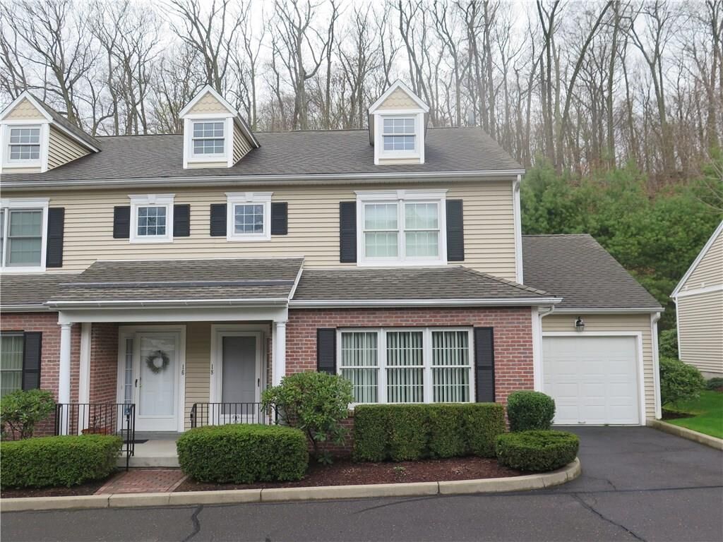 Property Photo: 18 Hawthorne Ridge Circle 18 CT 06611