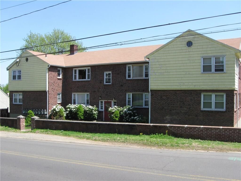 Property Photo: 26 Golden Hill Street 7 CT 06460