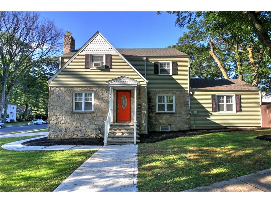 Property Photo: 55 Lakeview Terrace CT 06515