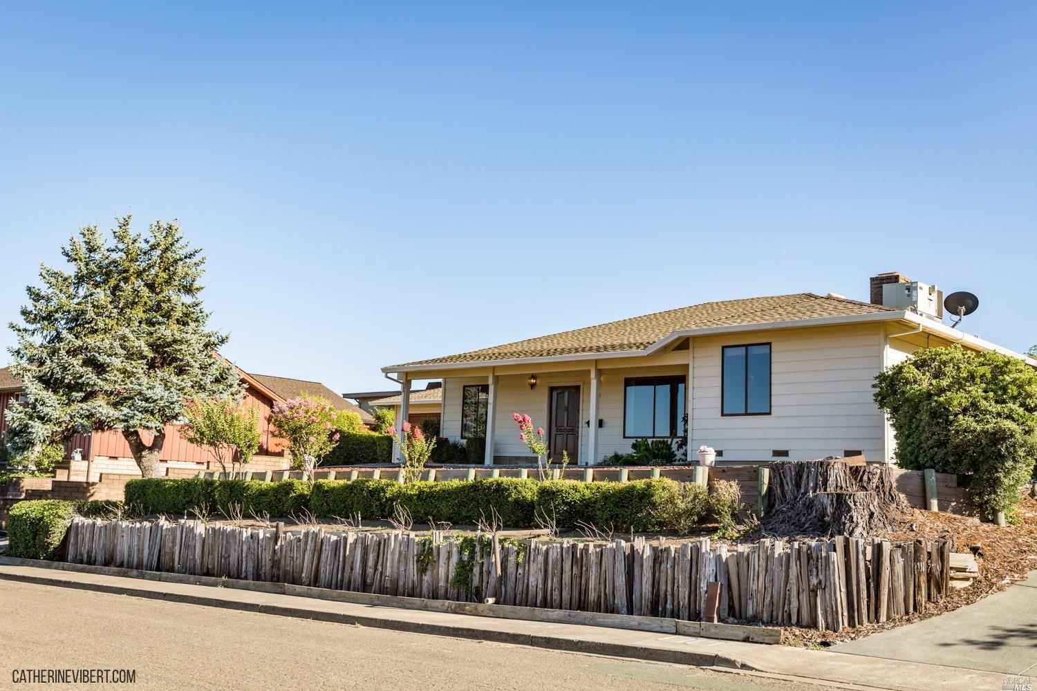 945 Fairway Avenue  Ukiah CA 95482 photo