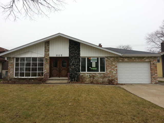 Property Photo: 634 N Kenilworth Avenue IL 60126