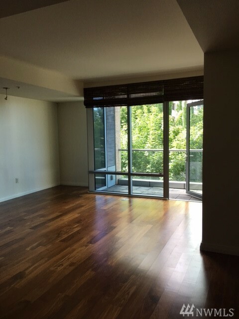 Property Photo: 10700 NE 4th St 324 WA 98004