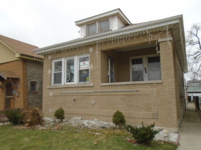 Property Photo:  8232 S Honore Street  IL 60620 