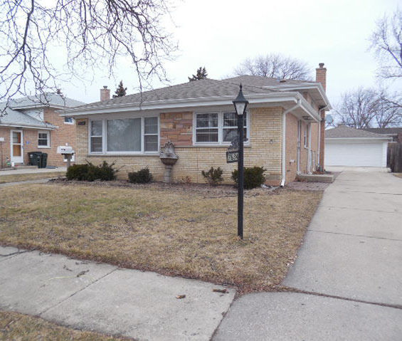 Property Photo:  7634 Suffield Street  IL 60053 