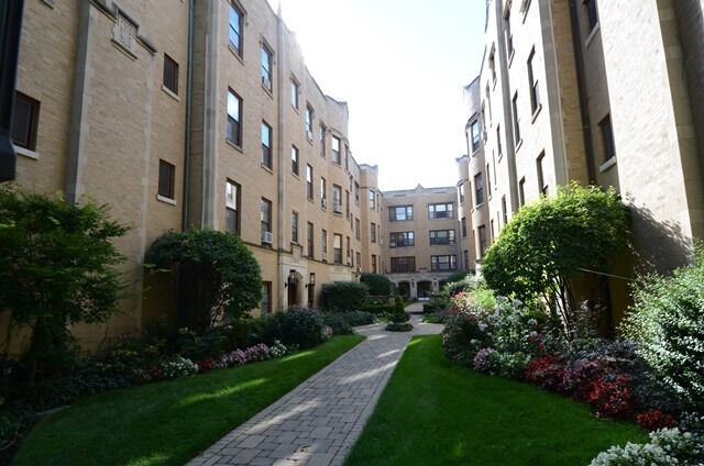 Property Photo:  832 Michigan Avenue H3  IL 60202 