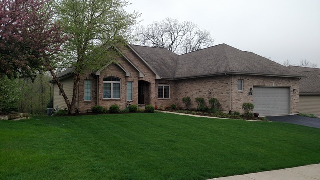 Property Photo: 331 Windham Circle IL 60560