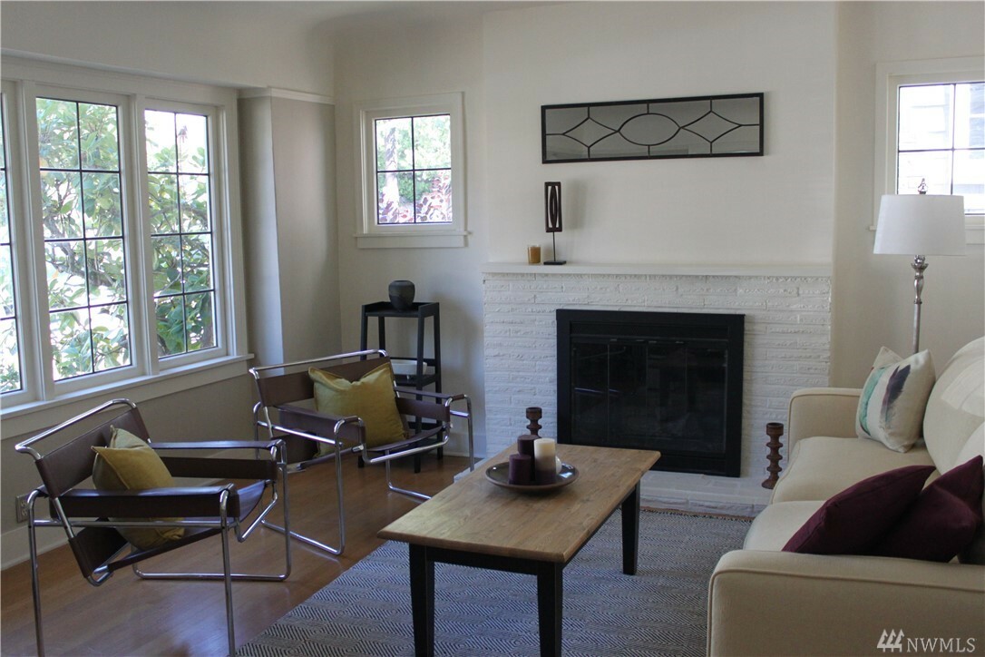 Property Photo: 1925 E Blaine St WA 98112