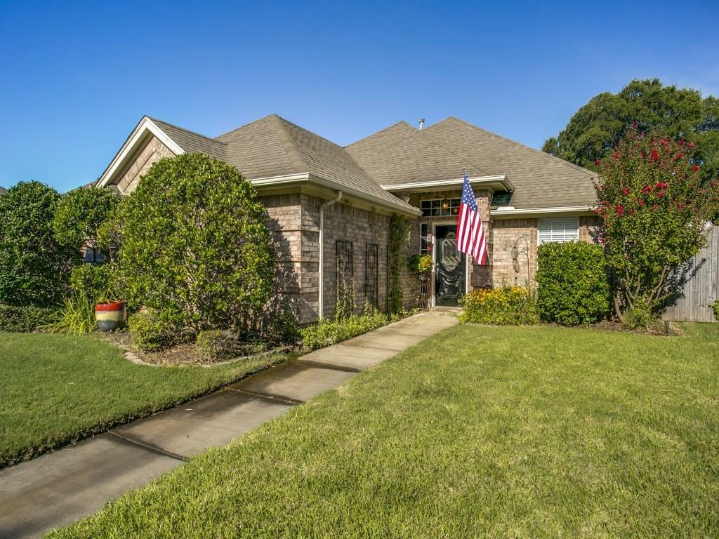 Property Photo: 8104 Vine Wood Drive TX 76182