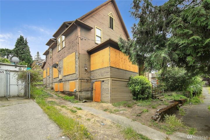 4219 S Brandon St  Seattle WA 98118 photo