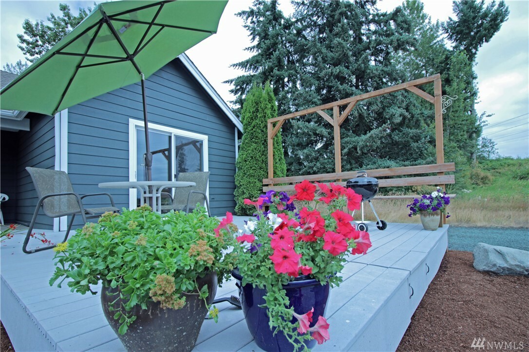 Property Photo:  17902 45th Ave E  WA 98446 