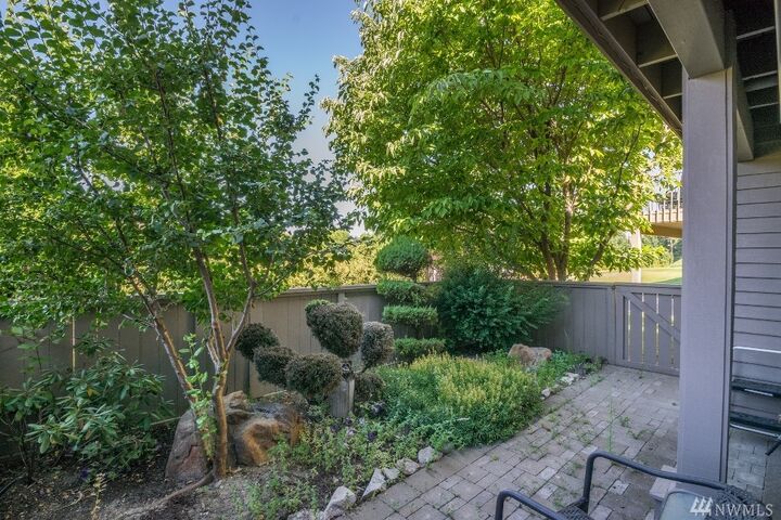 Property Photo:  351 19th St 19  WA 98802 