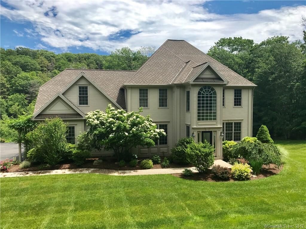 Property Photo:  240 Deercliff Road  CT 06001 