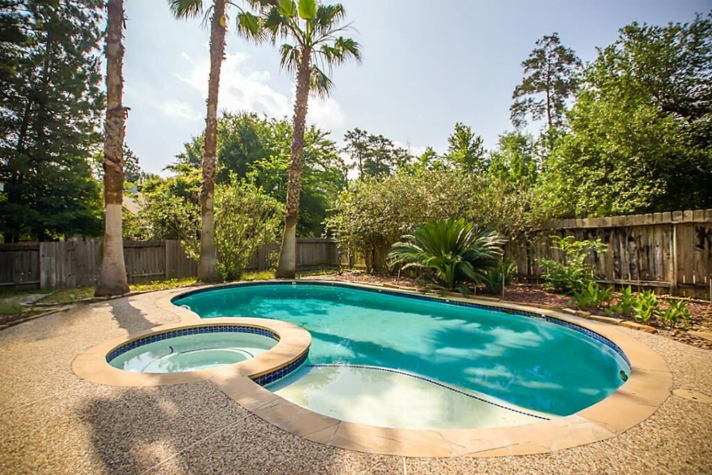 Property Photo: 155 N Downy Willow Circle TX 77382