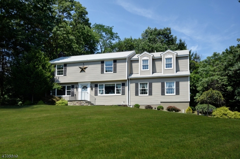 Property Photo:  303 Partridge Run  NJ 07092 