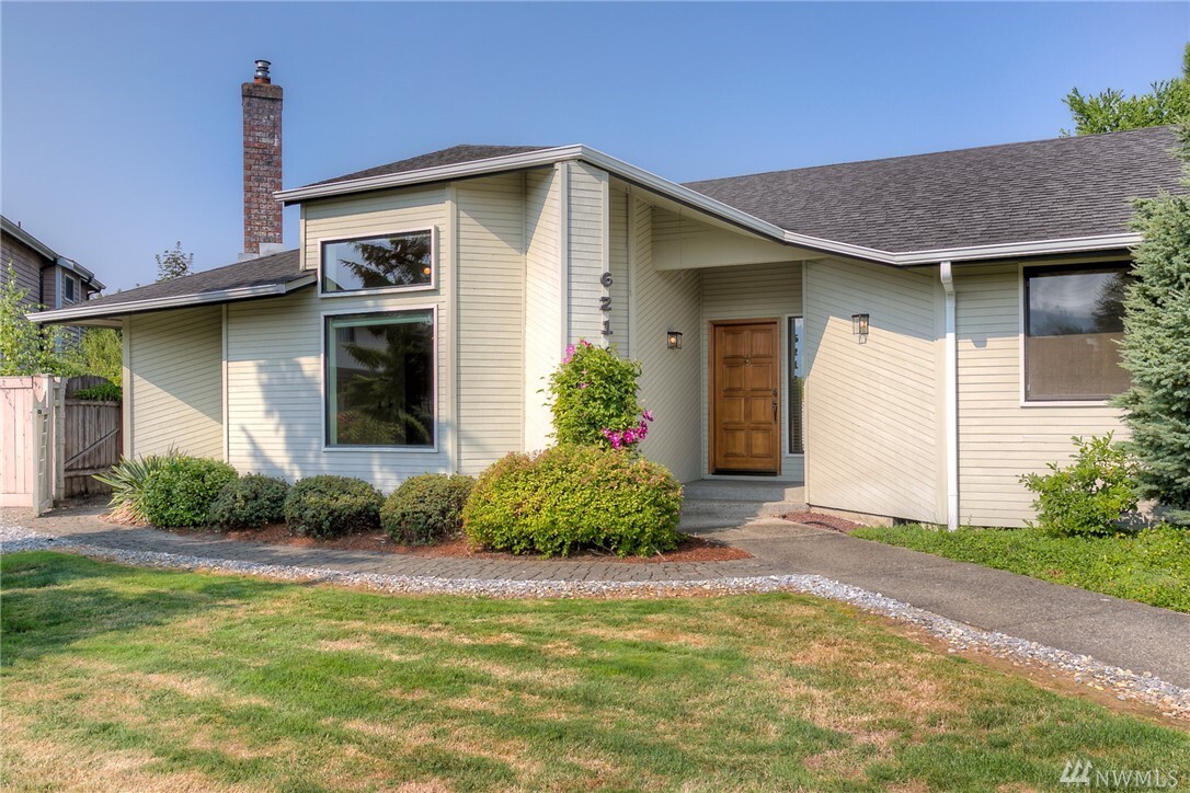 Property Photo: 6214 153rd Av Ct E WA 98390